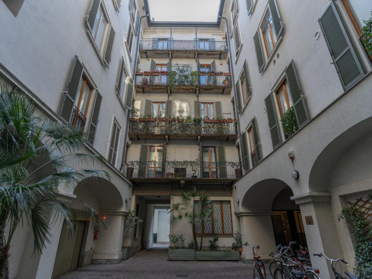 The Best Rent - Gorgeous Two-Bedroom Apartment In Porta Nuova District Milão Exterior foto