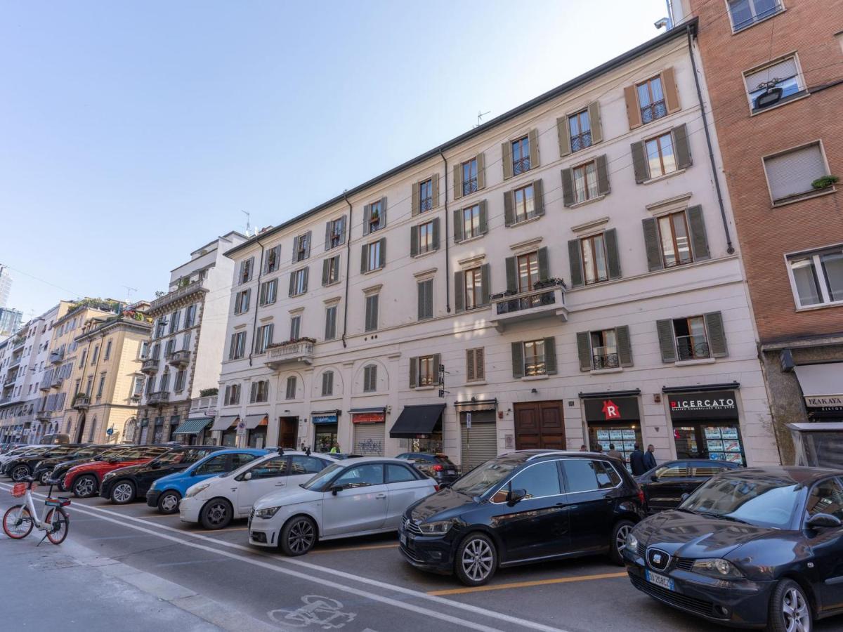 The Best Rent - Gorgeous Two-Bedroom Apartment In Porta Nuova District Milão Exterior foto