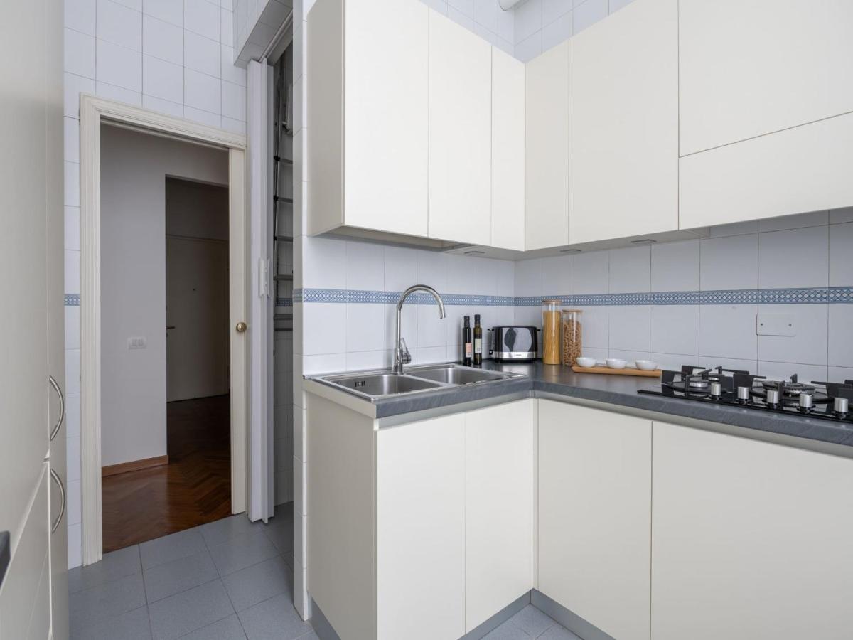 The Best Rent - Gorgeous Two-Bedroom Apartment In Porta Nuova District Milão Exterior foto