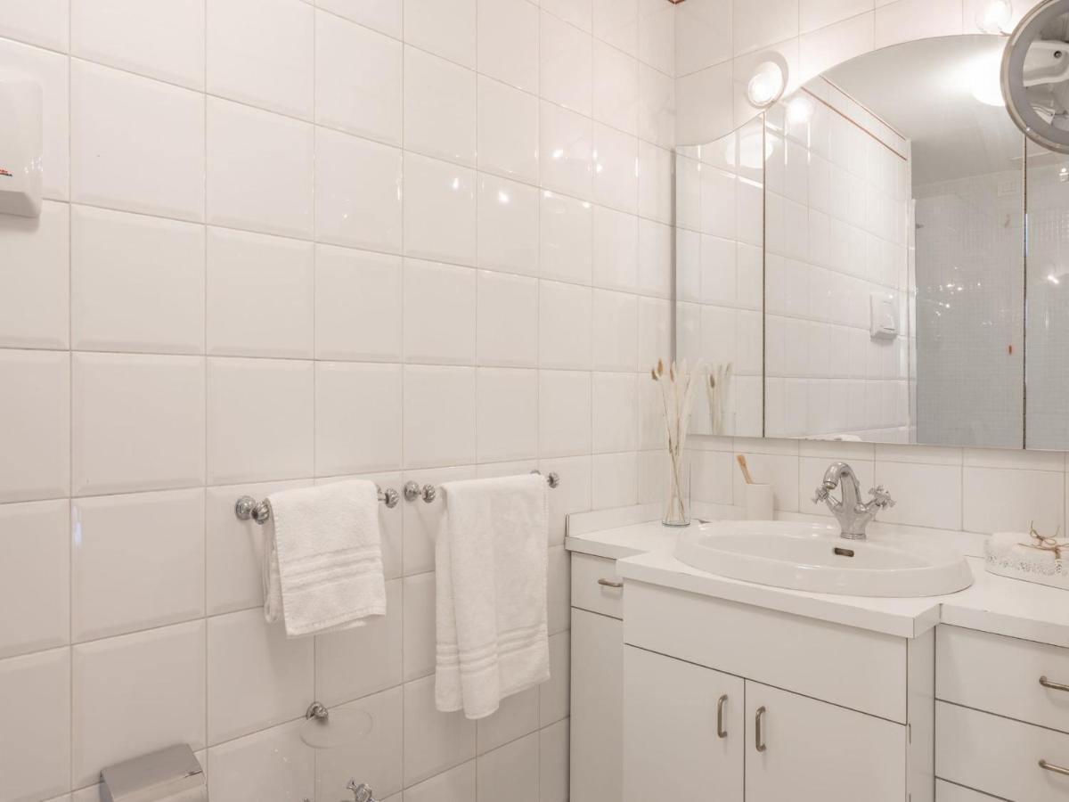 The Best Rent - Gorgeous Two-Bedroom Apartment In Porta Nuova District Milão Exterior foto