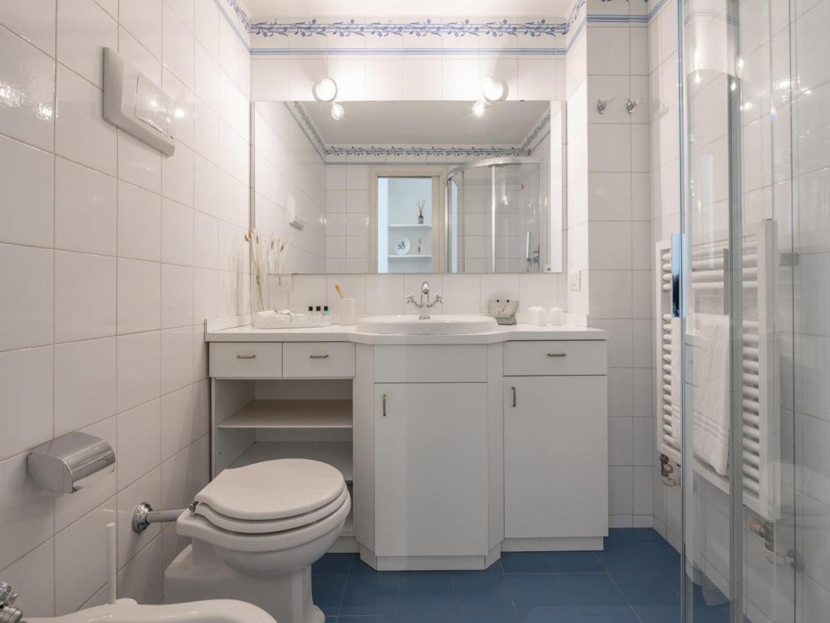 The Best Rent - Gorgeous Two-Bedroom Apartment In Porta Nuova District Milão Exterior foto