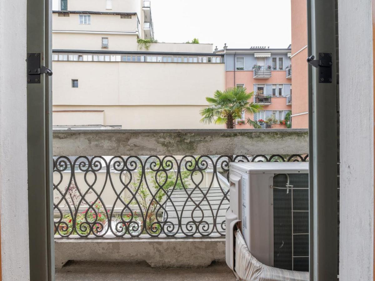 The Best Rent - Gorgeous Two-Bedroom Apartment In Porta Nuova District Milão Exterior foto